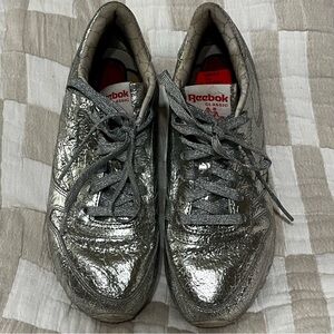 Reebok Classic Leather HD Sneakers in Metallic Silver - Size 8